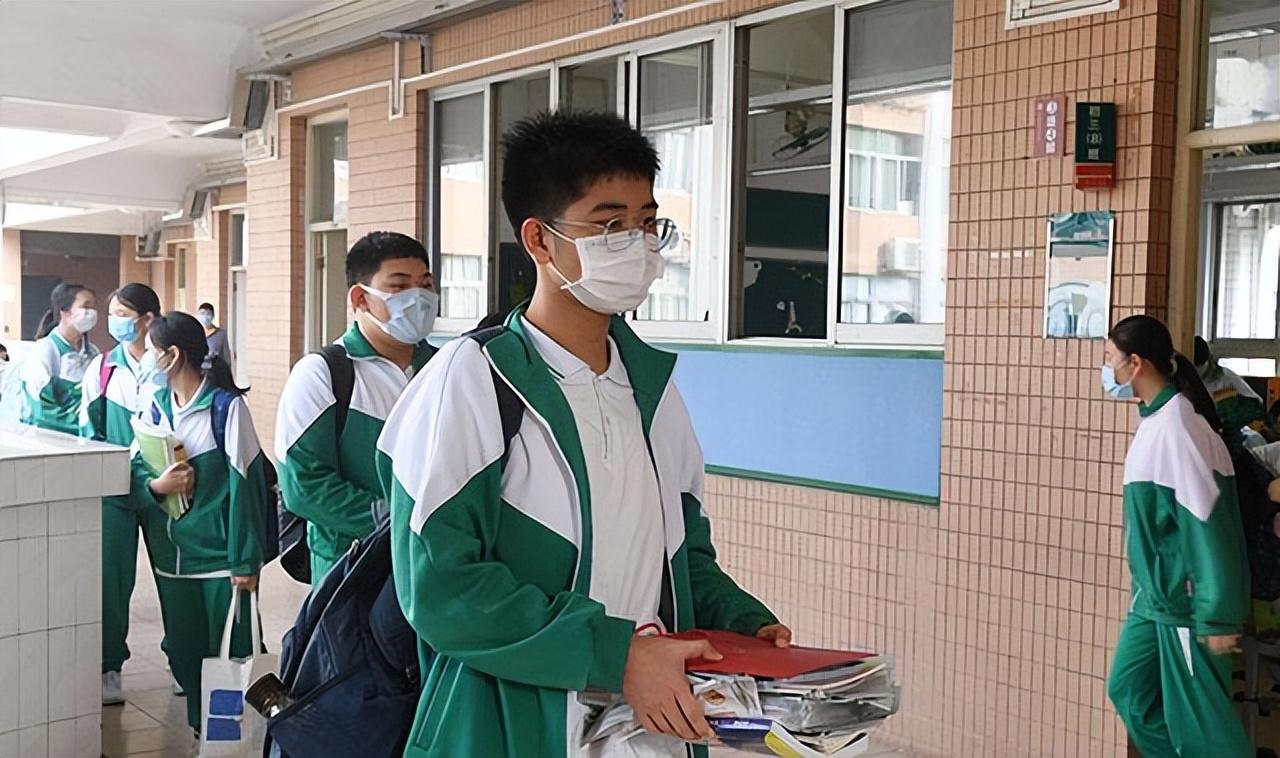 最新暴雨通知，科技智能守護(hù)安全，生活無憂預(yù)警通知