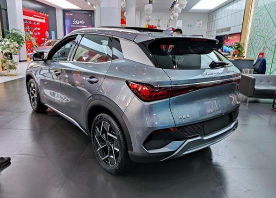 比亞迪電車最新動態(tài)引領(lǐng)行業(yè)革新風(fēng)暴！