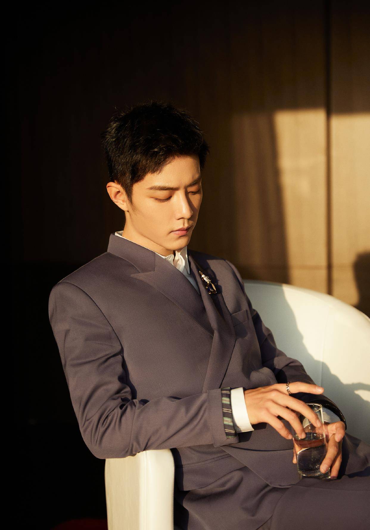 肖戰(zhàn)商務(wù)最新動態(tài)，自信與成就感的勵志之旅匯總