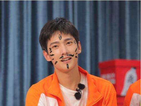 王鶴棣最新商務(wù)，展現(xiàn)變化的力量與自信成長的旅程