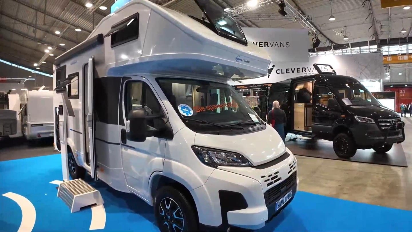 探索小巷中的驚喜，揭秘最新款房車(chē)發(fā)布，帶你領(lǐng)略未來(lái)生活新體驗(yàn)