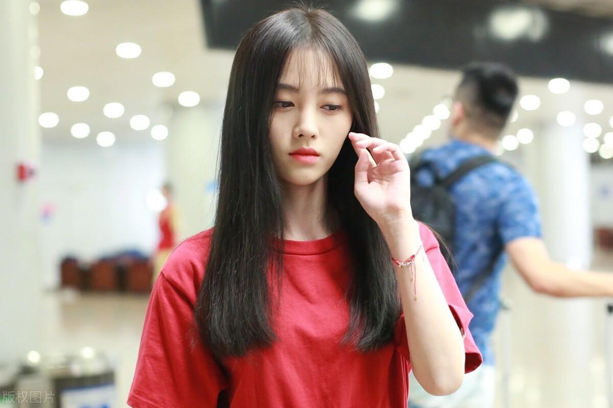 鞠婧祎最新采訪揭秘，星光下的真實(shí)自我探索