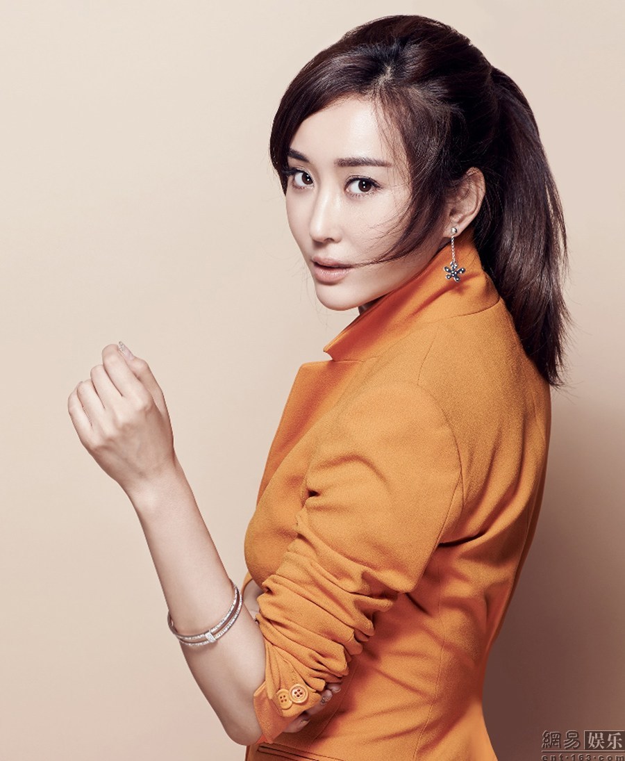 麥秀彩兒引領最新時尚潮流，成為新領軍者