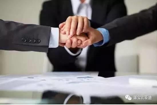 黃金交易最新價(jià)格及市場(chǎng)走勢(shì)分析，多方觀點(diǎn)與個(gè)人立場(chǎng)探討